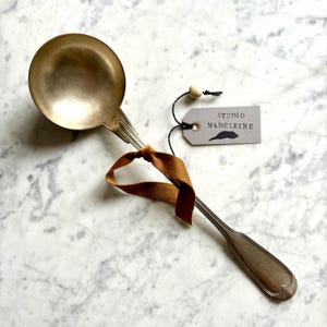 Silverware, large antique silver-plated ladle with hallmarked, classic "filament" decoration, Christofle