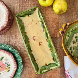Vintage cake dish in glazed and enameled stoneware, green and pale yellow colors, Stoneware