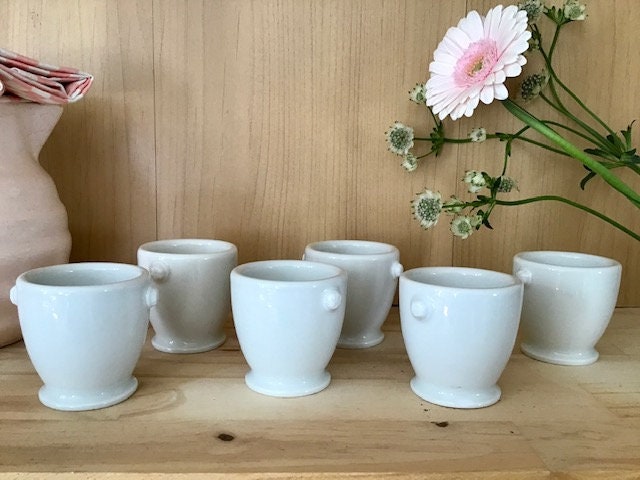 Coquetiers X6 Vintage en Porcelaine Blanche à Petites Anses Fleurs, Apilco