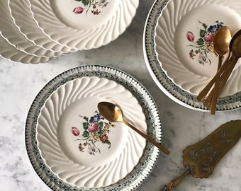 6 old earthenware dessert plates with fluted edge and central polychrome floral decoration, KG Lunéville