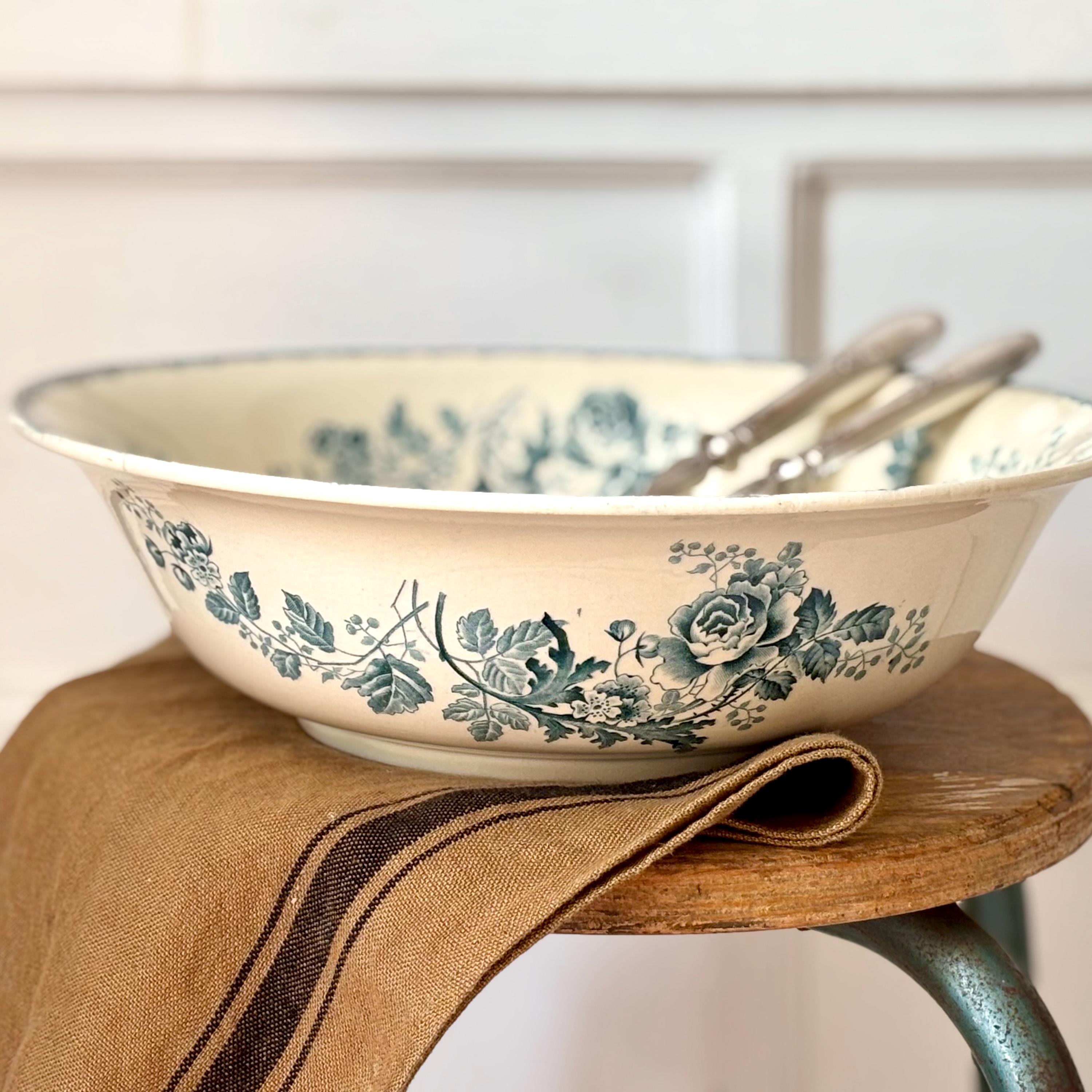 Superb large antique ironstone salad bowl, with blue floral decoration on a white background, H.Boulenger Choisy-le-Roi.