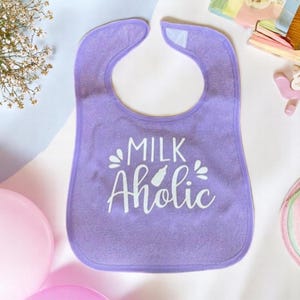 Aangepaste milk-a-holic babyslabbetje, babyslabbetje, babymeisje, babyjongen, kraamcadeau, 6 kleuren beschikbaar
