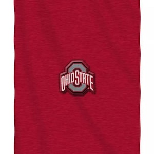 NCAA oversized zachte sweaterdeken 54 x 84 inch (Ohio State Buckeyes)