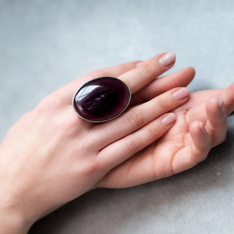 Large ametyst ring, big oval ring, ametst glass ring, purple statement ring, oval glass ring, minimalist jewelry, urple minimalist ring image 3
