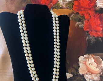 Pearl Necklace dating back to the 1950s Anniversary Present Mothers day Wedding Birthday