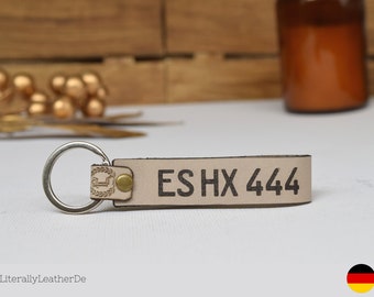 Personalisiertes Autokennzeichen-Schlüsselanhänger Aus Acryl - Anpassbar Mit Name Oder Nummer