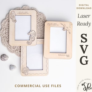 Puede incluir: Tres marcos de fotos de madera con un borde festoneado. Los marcos están cortados con láser y presentan un caballito de mar, una gaviota y una concha. El texto "salt air, sand & good memories" está grabado en dos de los marcos. El texto "Jacksonville Beach 2024" está grabado en la parte inferior del marco con la gaviota.