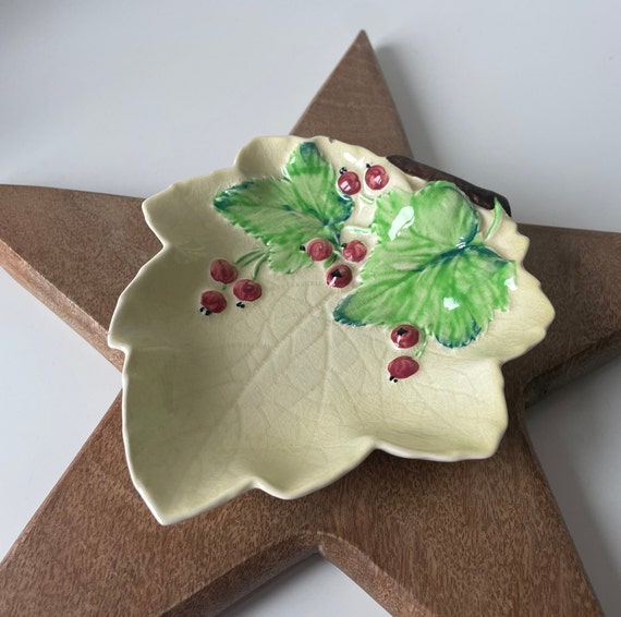 Vintage Carlton Ware leaf and berry dish - image 1