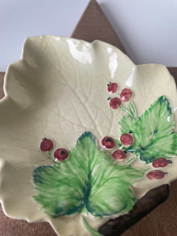 Vintage Carlton Ware leaf and berry dish - image 3