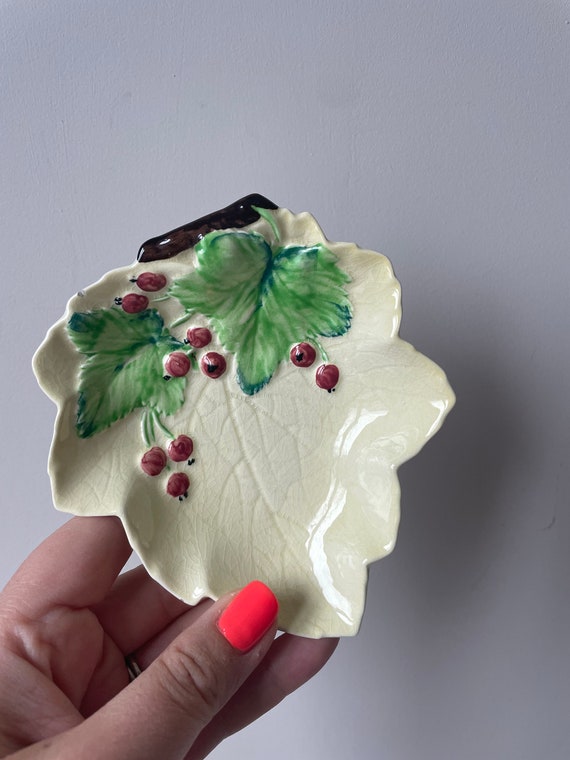 Vintage Carlton Ware leaf and berry dish - image 2