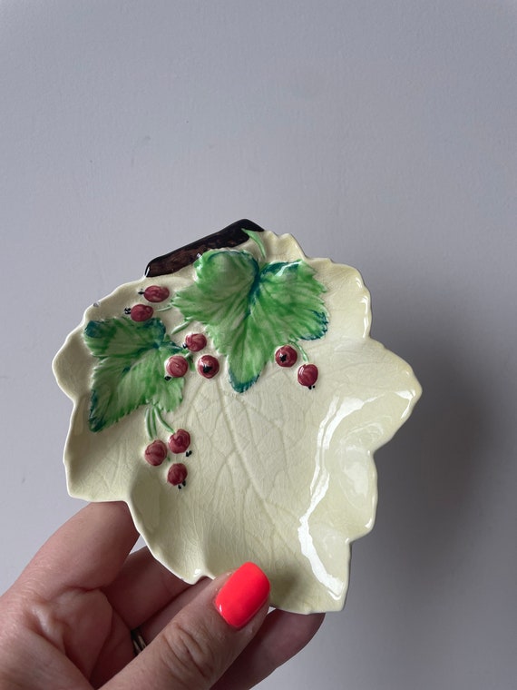 Vintage Carlton Ware leaf and berry dish - image 6