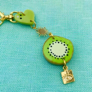 Kiwi scissor fob / scissor fobs / scissor charm / scissor minder / scissor fob / stitching accessories / cross stitch