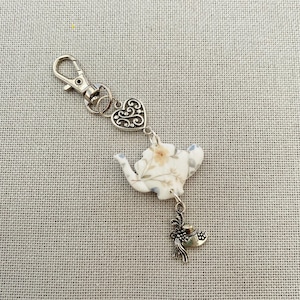 Vintage teapot scissor fob / scissor fobs / scissor charm / scissor minder / beaded scissor fob / stitching accessories / cross stitch