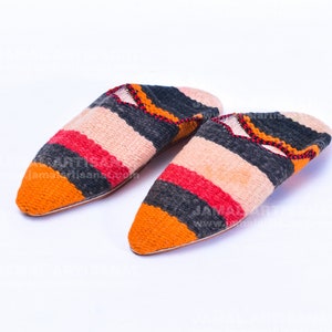 slippers from the carpet,berber carpet,shoes of berber carpet and leather,hand-made shoes from premuim carpet, the most beautiful shoes carp