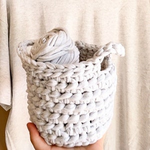 Easy Crochet Basket Tutorial, How to Crochet a Basket with T-shirt Yarn, Basket Crochet Pattern & Tutorial, Chunky Basket Pattern