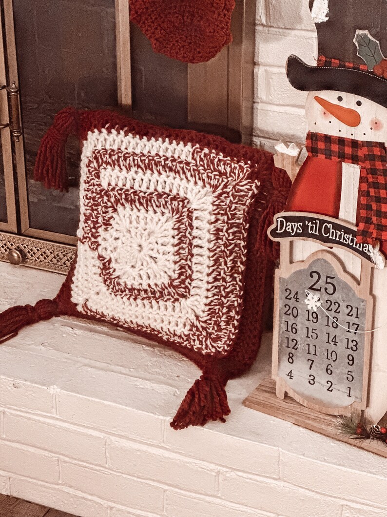 Crochet Pillow Pattern Christmas // Crochet Pillow Case Pattern // Christmas Crochet Pillow Cover // Easy Crochet Home Decor image 8