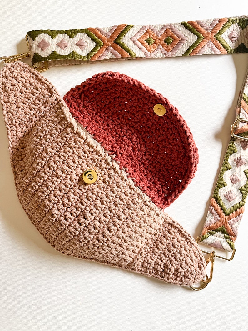 Sling Bag Crochet Pattern, Crochet Fanny Pack Pattern, Crochet Crossbody Bag, Boho Bum Bag, Belt Bag image 2