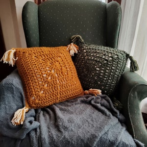 Crochet Pillow Pattern Christmas // Crochet Pillow Case Pattern // Christmas Crochet Pillow Cover // Easy Crochet Home Decor image 7