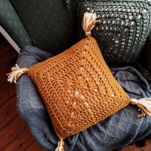 Crochet Pillow Pattern Christmas // Crochet Pillow Case Pattern // Christmas Crochet Pillow Cover // Easy Crochet Home Decor image 5