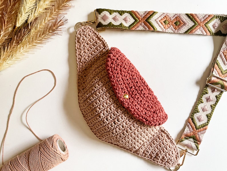 Sling Bag Crochet Pattern, Crochet Fanny Pack Pattern, Crochet Crossbody Bag, Boho Bum Bag, Belt Bag image 1