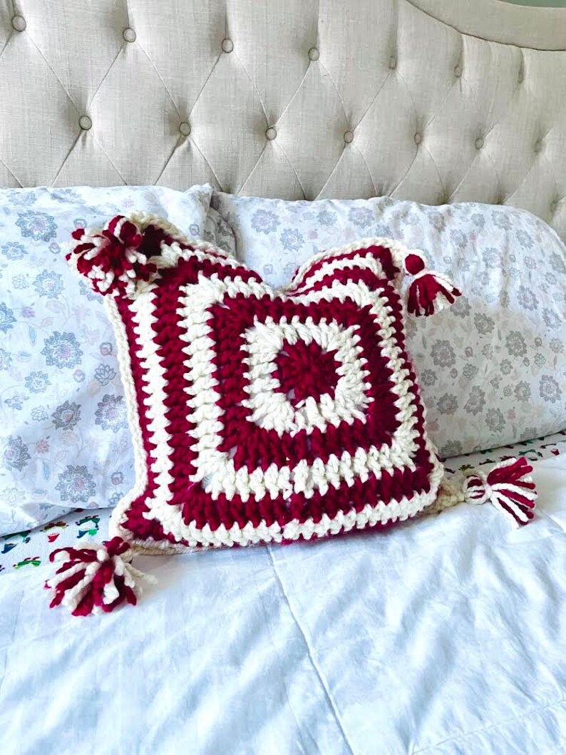Crochet Pillow Pattern Christmas // Crochet Pillow Case Pattern // Christmas Crochet Pillow Cover // Easy Crochet Home Decor image 10