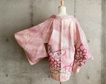 S601: Japanese vintage kimono Haori, Jacket, Robe, Dress. Japanese "Shibori". Pink. Flowers.