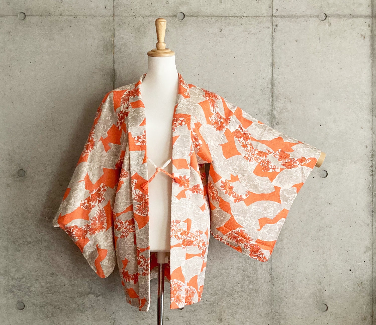 F756: Japanese Vintage Kimono Haori, Jacket, Robe, Orange