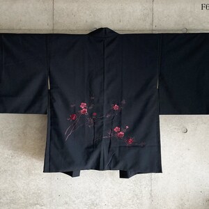 F652: Japanese vintage kimono Haori, Jacket, Robe, Dress. Black. Pink flowers.