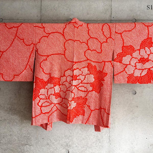 S1595: Japanese vintage kimono Haori, Jacket, Robe, Dress. Japanese "Shibori". Orange.