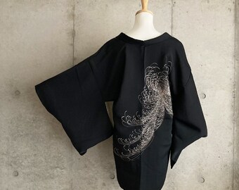F777: Japanese vintage kimono Haori, Jacket, Robe, Dress. Black. Chrysanthemum.
