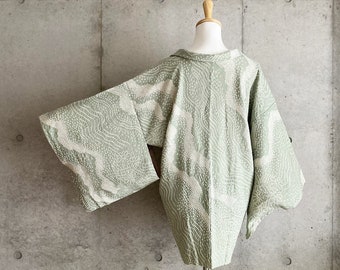 S630: Japanese vintage kimono Haori, Jacket, Robe, Dress. Japanese "Shibori". Light green. Floral pattern.