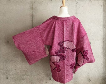 S656: Japanese vintage kimono Haori, Jacket, Robe, Dress. Japanese "Shibori". Purple. Flowers.