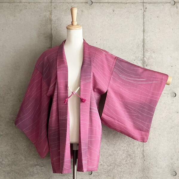 F670: Japanese vintage kimono Haori, Jacket, Robe, Dress. Azalea pink. Line pattern.