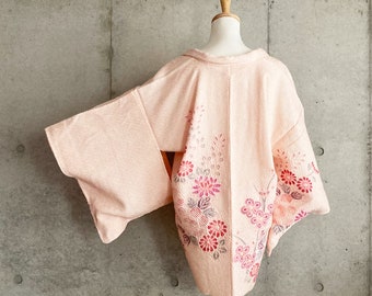 S698: Japanese vintage kimono haori, jacket, robe, dress. Japanese "shibori". Pink. Flowers.