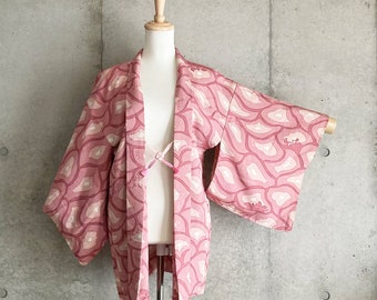 F687: Japanese vintage kimono Haori, Jacket, Robe, Dress. Pink. Abstract pattern.