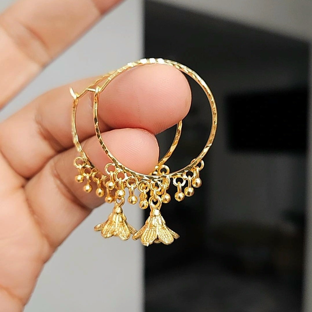 Xotinlarimizning qalpoqlariga qarang