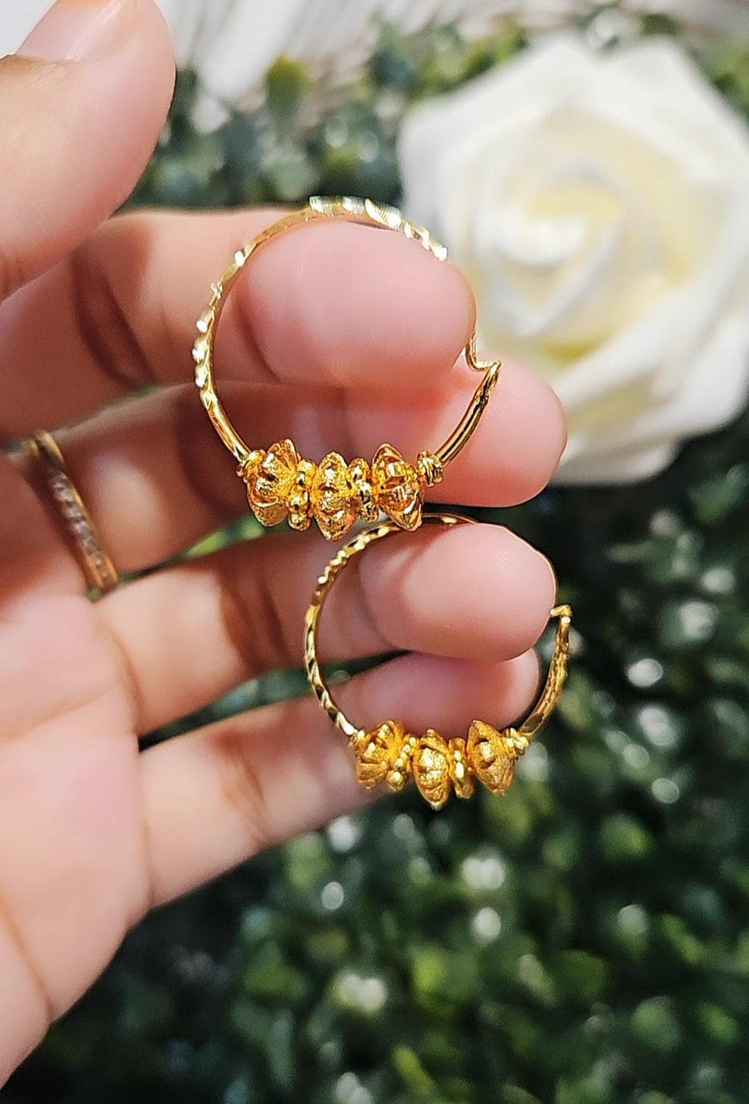 Orecchini a cerchio Bali Jhumki in oro giallo 22k, grandi Orecchini a cerchio Bali Jhumki in oro giallo 22k, grandi