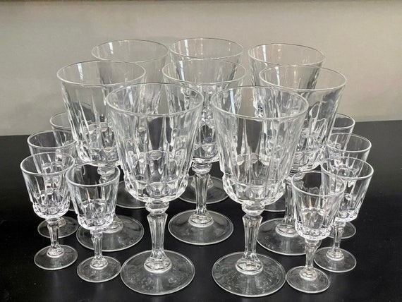 Victorian Wine Glass Set - Decorative Victorian Glass Gift Set for