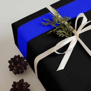 Blaues und schwarzes Geschenkpapier: Unterstützen Sie die Strafverfolgung mit jedem Geschenkstil 2