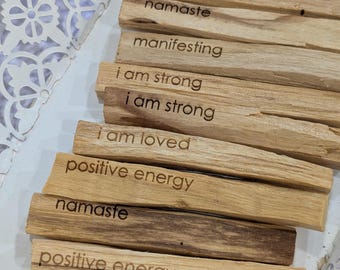 Handgraviertes Palo Santo – Dein persönlicher Anker für Achtsamkeit & positive Energie-Räucherwerk