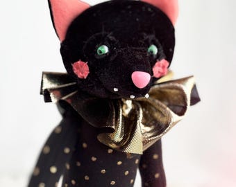 Muñeca artística Mina la Gata Negra • Escultura textil única en su tipo