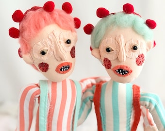 Tweedledum & Tweedledee-pop Alice in Wonderland | Handgemaakt origineel kunstwerk | Poseable kunstpoppen | Griezelig schattig verzamelobject | OOAK