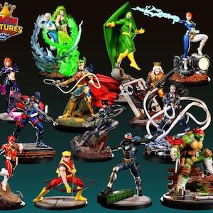 Puede incluir: Colección de figuras de superhéroes coloridas, con personajes en poses dinámicas, capas y armas. Las figuras están sobre bases redondas, con el logo "Legion Miniatures".