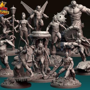 Op de afbeelding: Een verzameling grijze 3D-geprinte miniatuurfiguren van verschillende personages, waaronder een gevleugelde figuur, een gespierde reus en figuren met wapens. Het logo "LEGION MINIATURES 3D PRINTING DESIGNS" is zichtbaar.