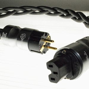 The Mamba, 268S/m high-conductivity audiophile power cable. Braided, triple-shield, with Euro & US connectors. Handmade by Chris Cables