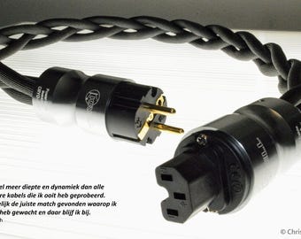 The Mamba, 268 Siemens/m high-conductivity audiophile power cable. Euro/US, C15/C19 connectors. Handmade in Vleuten by Chris Cables