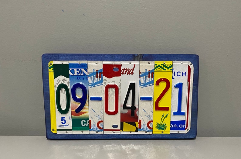 License Plate Anniversary Date Sign – Rustic 10th Anniversary Tin Gift image 1