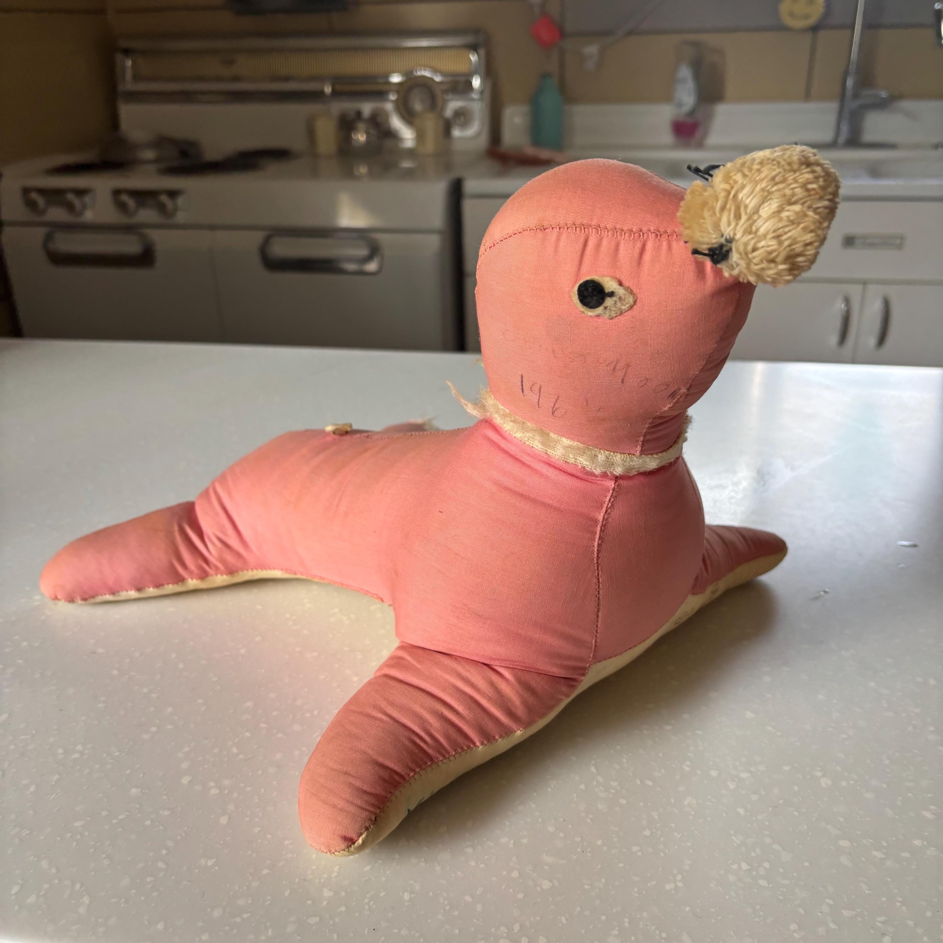 【ペルレ・ゴールド】 ハンドメイド　ぬいぐるみ Vintage 1964 Autograph Pink Seal Plush - Etsy
