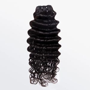 Lots de vagues profondes vietnamiennes brutes de qualité supérieure de 14 à 26 po. Extensions de cheveux n° 1B Offres groupées de cheveux humains vierges n° 613 bouclés non transformés
