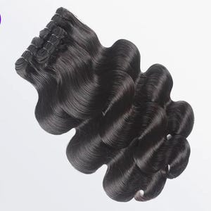 Lots de vagues de corps vietnamiennes brutes premium de 18 à 30 po. Extensions de cheveux n° 1B Offres groupées de cheveux humains vierges n° 613 bouclés non transformés